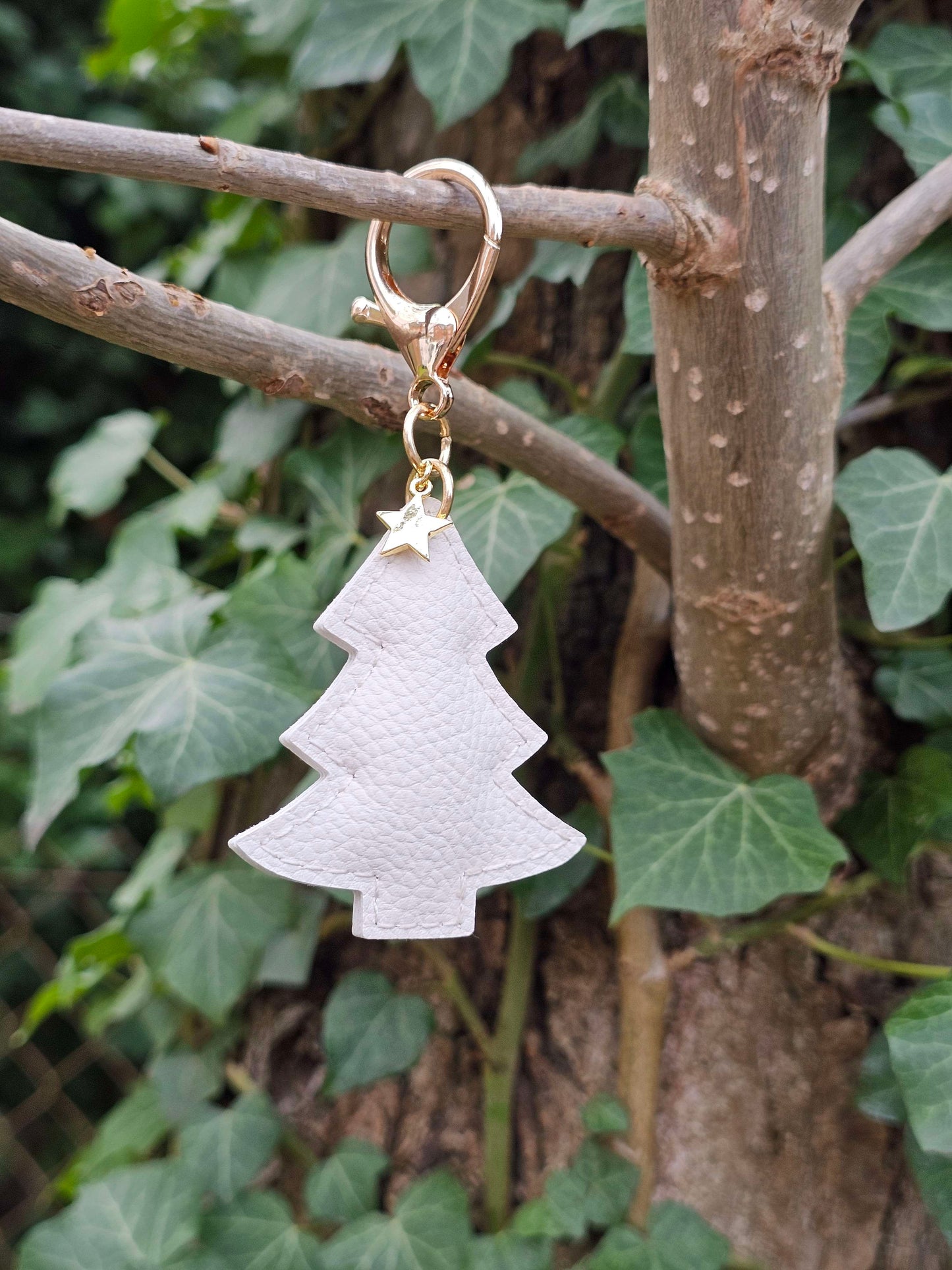 White Christmas Tree Leather Keyring